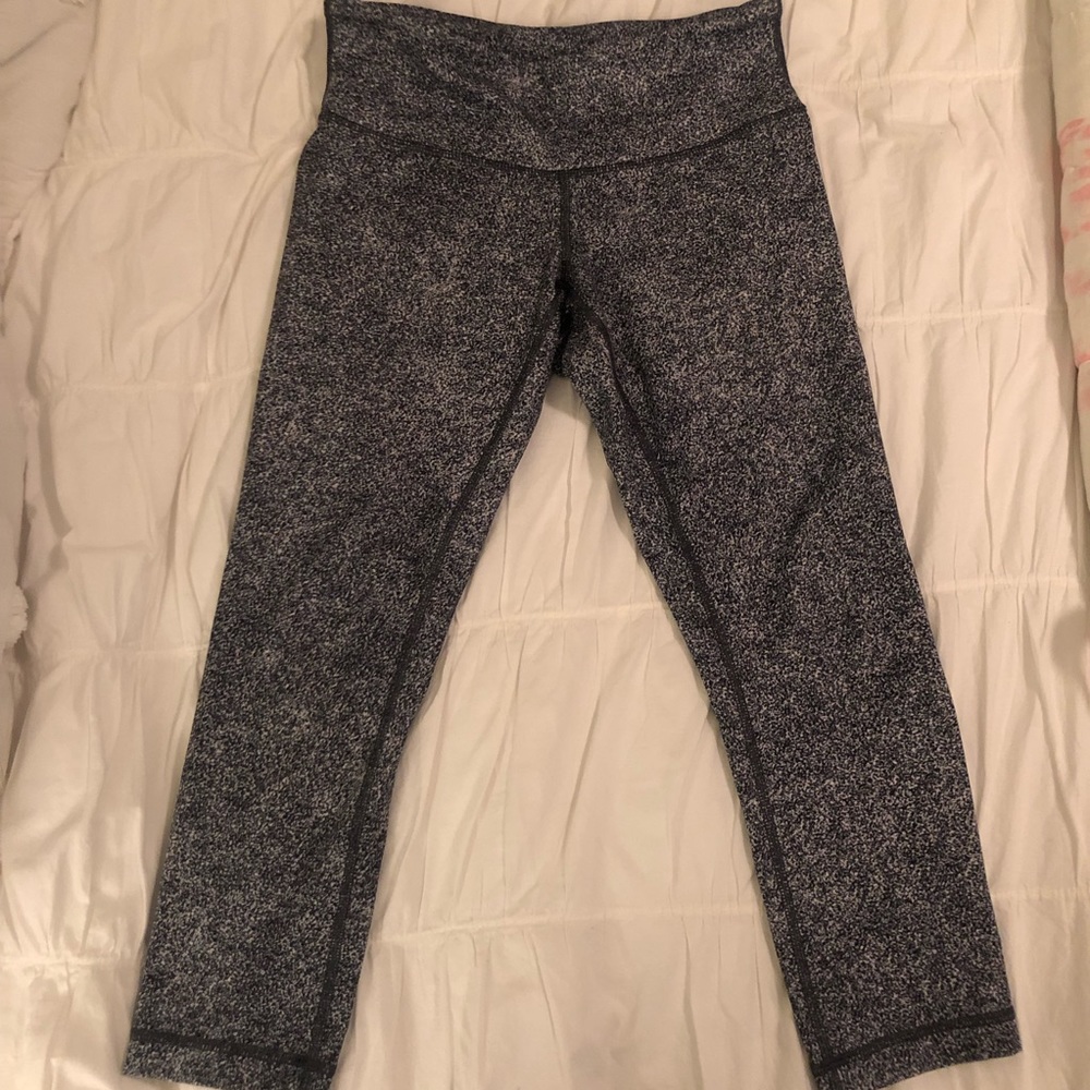 Lululemon Spotted Grey Cropped Leggings
